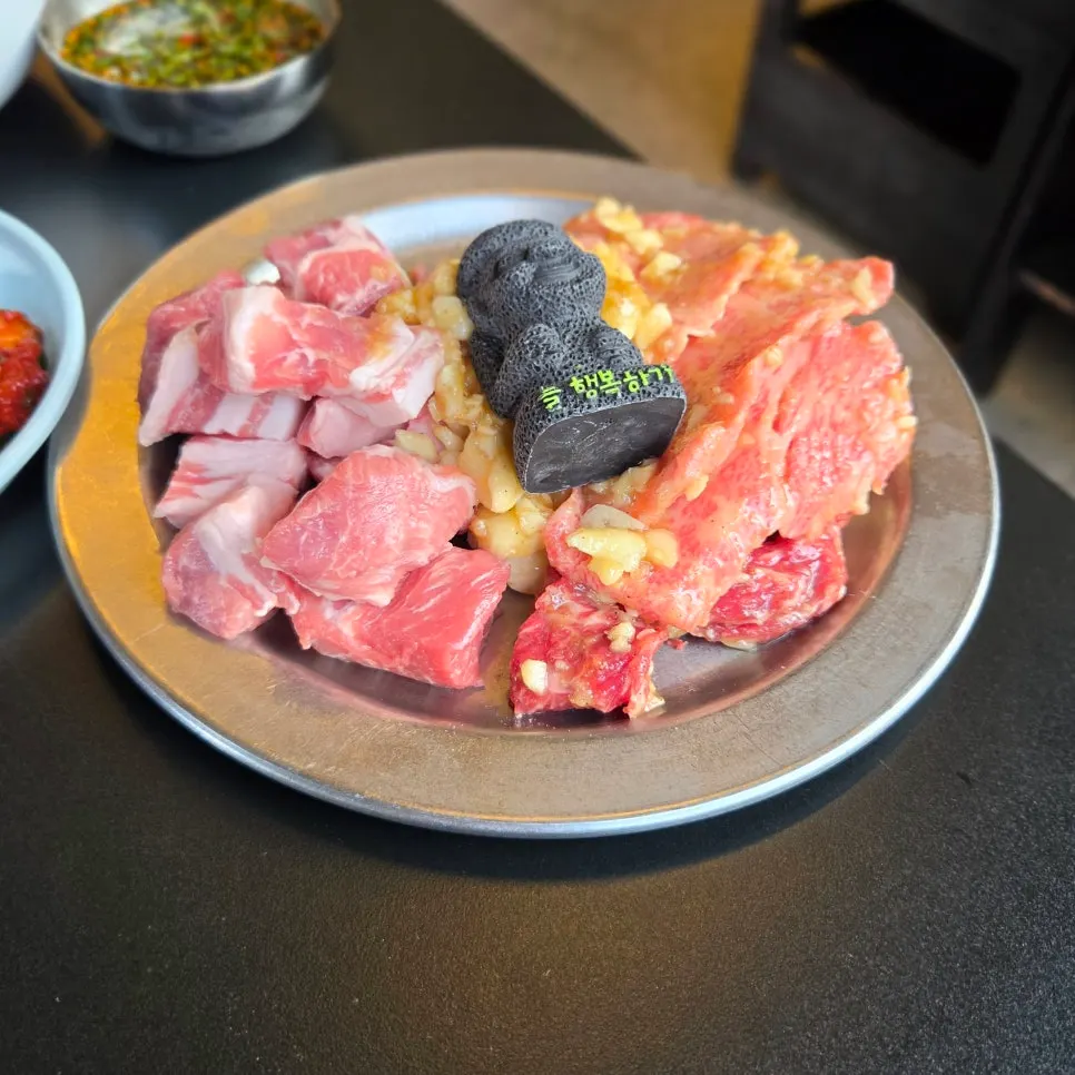 돌격한우 마농 갈비살 상차림 대표 이미지
