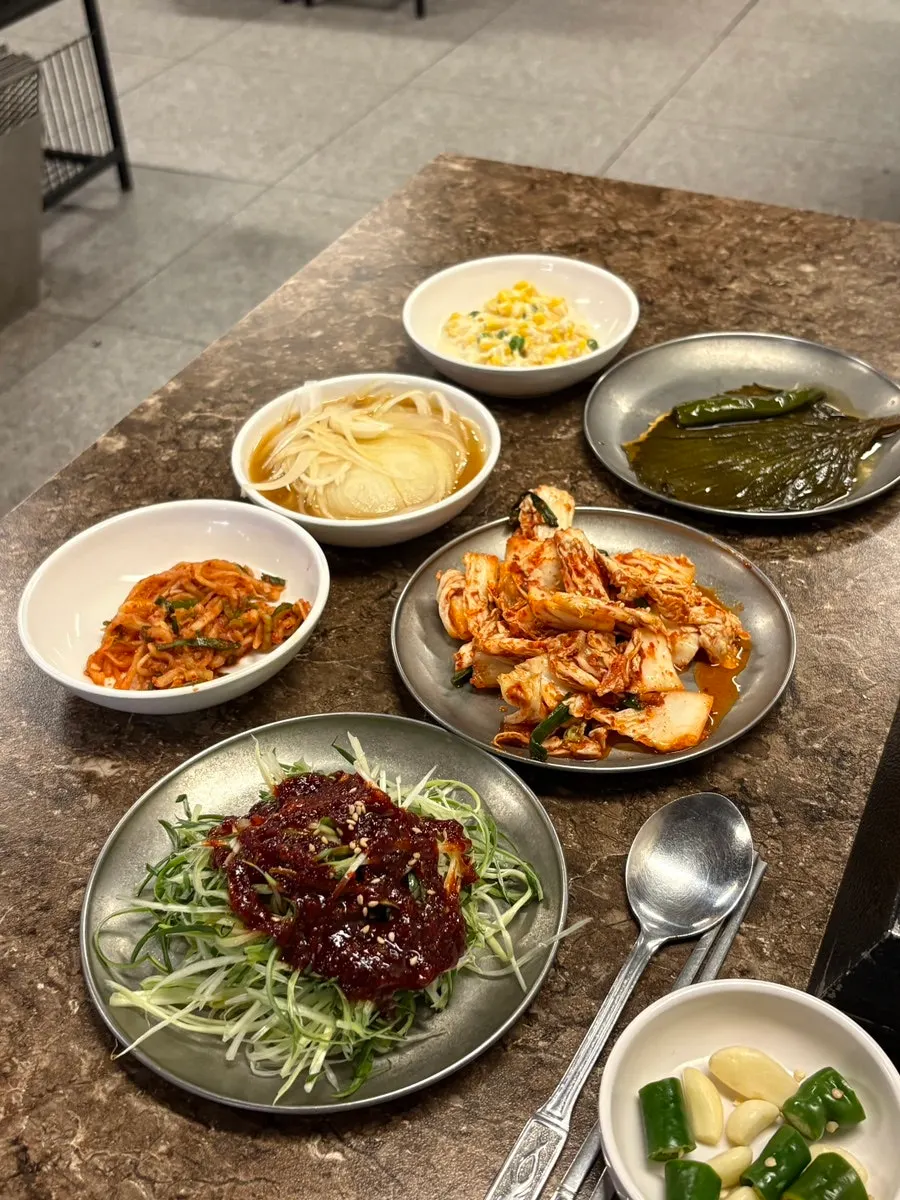 Matcha salt and side dishes at Pork80