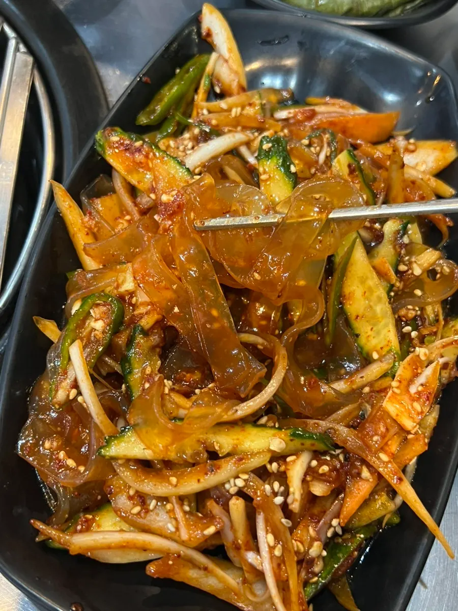 넓적당면이 들어간 오이당면무침