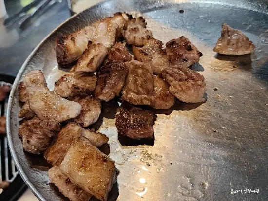 Grilled deolmisal with its chewy texture