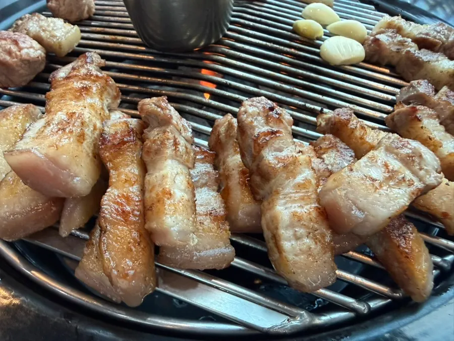 600g of white pork belly grilling
