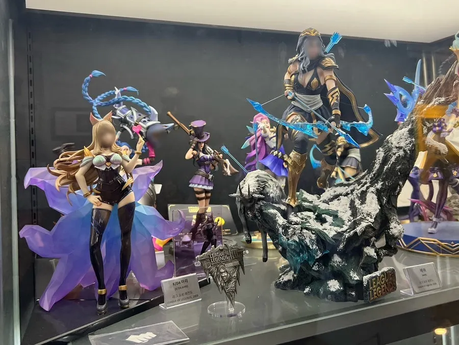 One Piece character figures on display