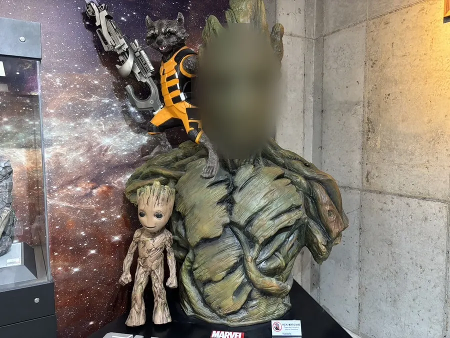 여러 표정의 그루트 피규어