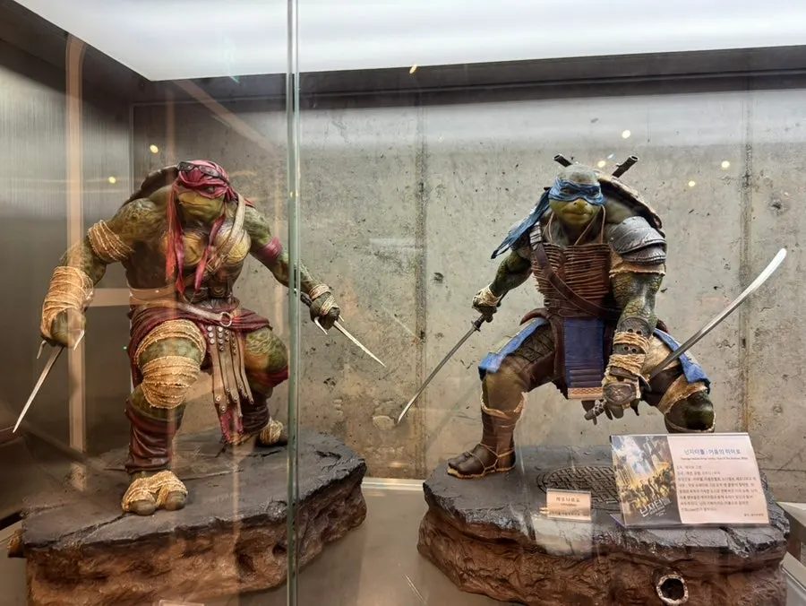 Movie and animation character figure exhibit
