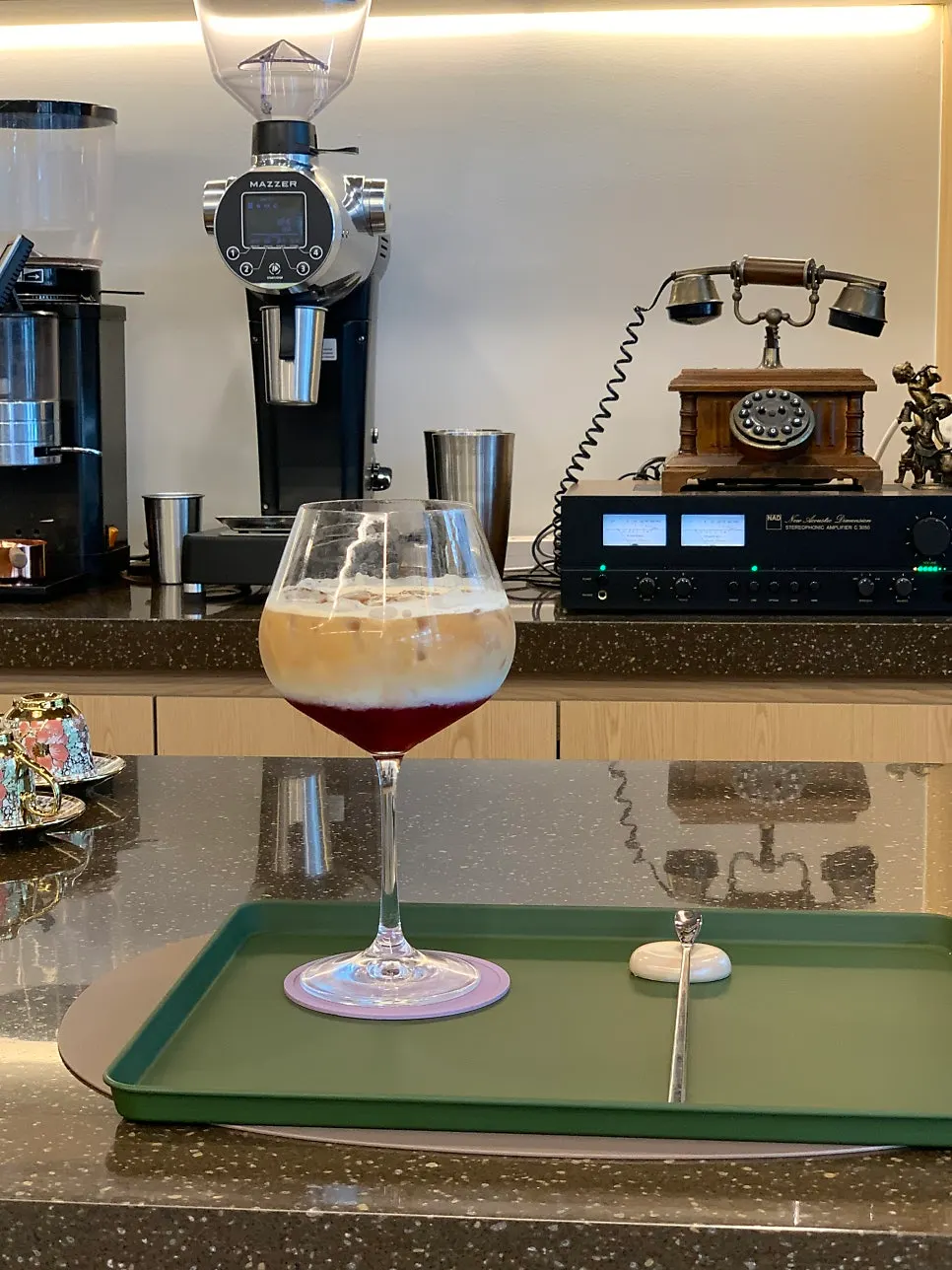 Omija café latte served in a wine glass