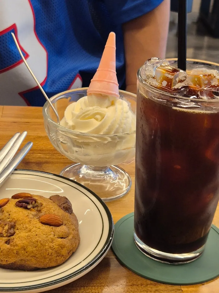 Americano on the table at Gasangsun Coffee