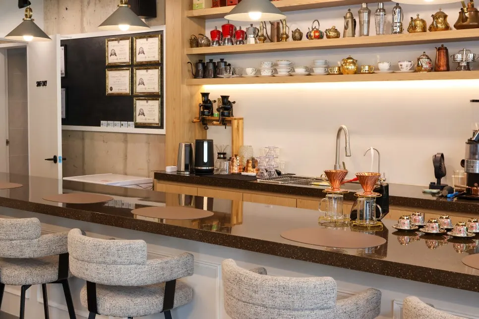 Café table seating with generous spacing