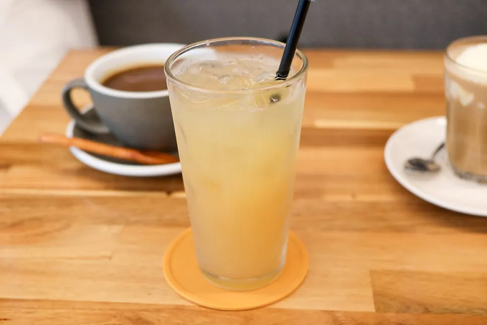 A spoonful of thick, handmade date tea