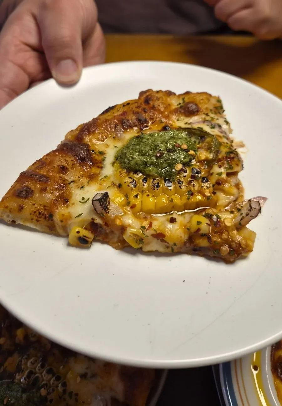 Single pizzas and oven pasta served together