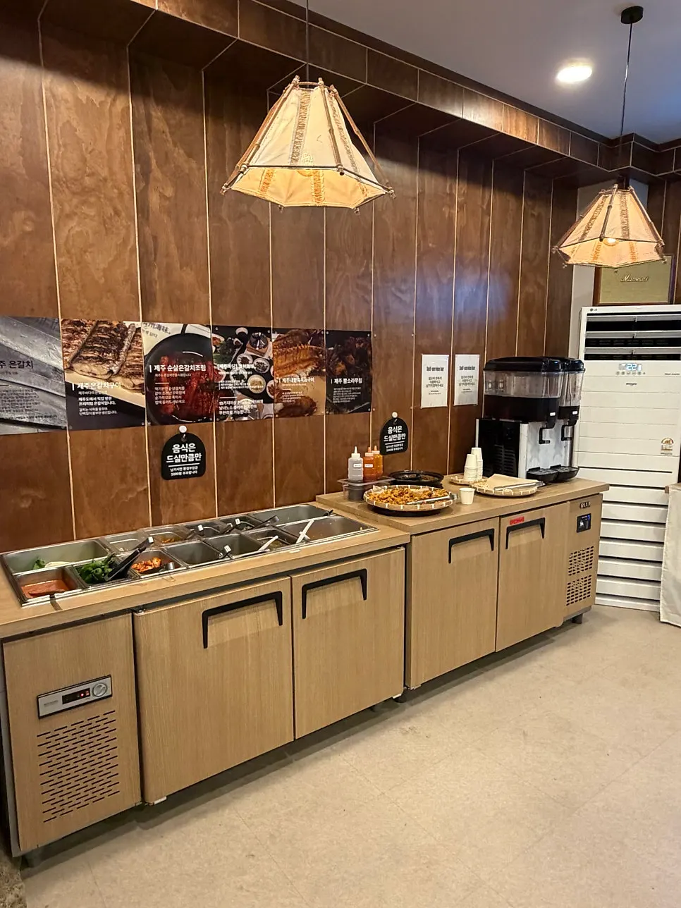 Overview of the mini salad bar at Jeju Badang