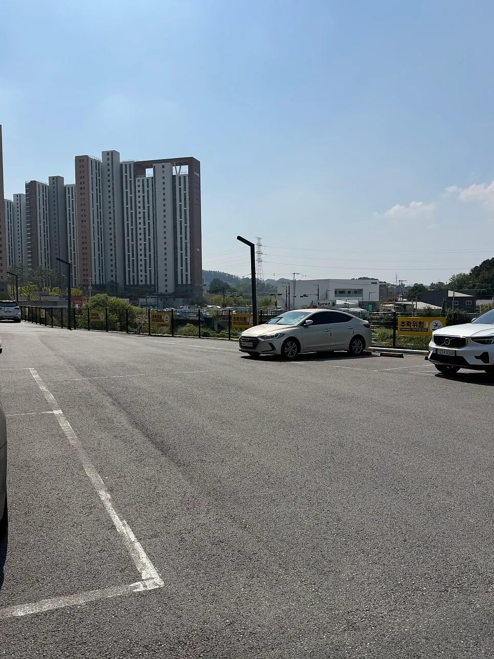 Parking space around the Jeju Badang building