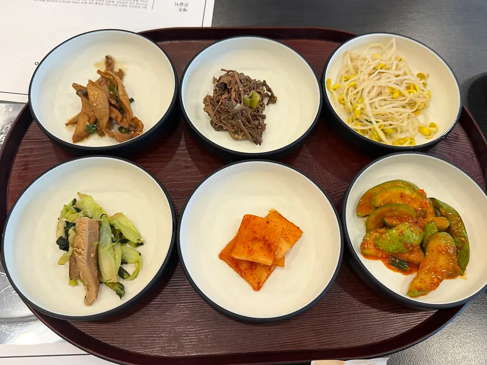 Neatly arranged basic banchan at Jeju Badang