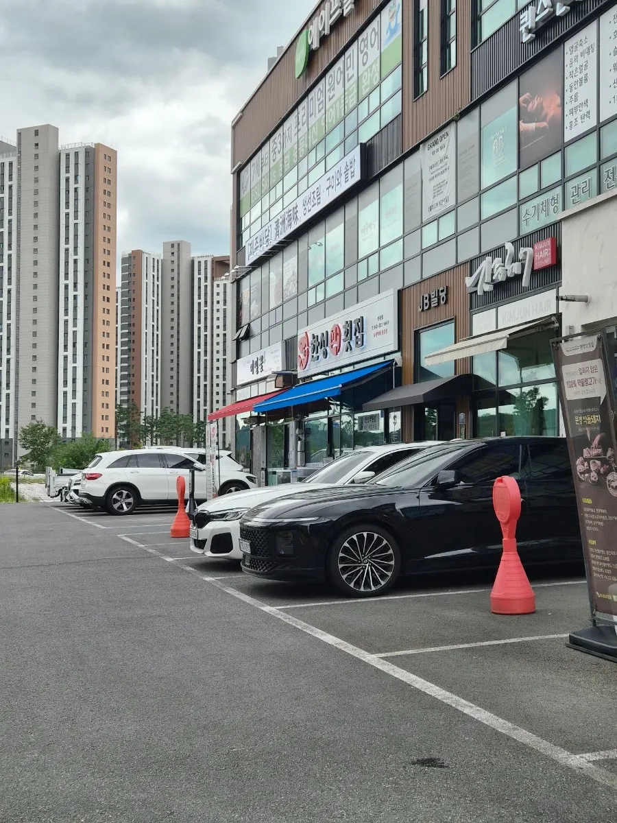 Parking area view at the Jeju Badang building