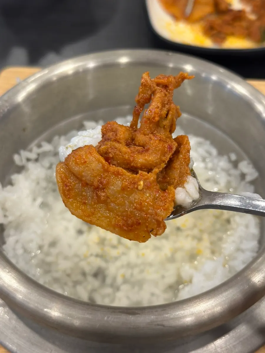 고등어 조림 양념에 비벼 먹는 밥