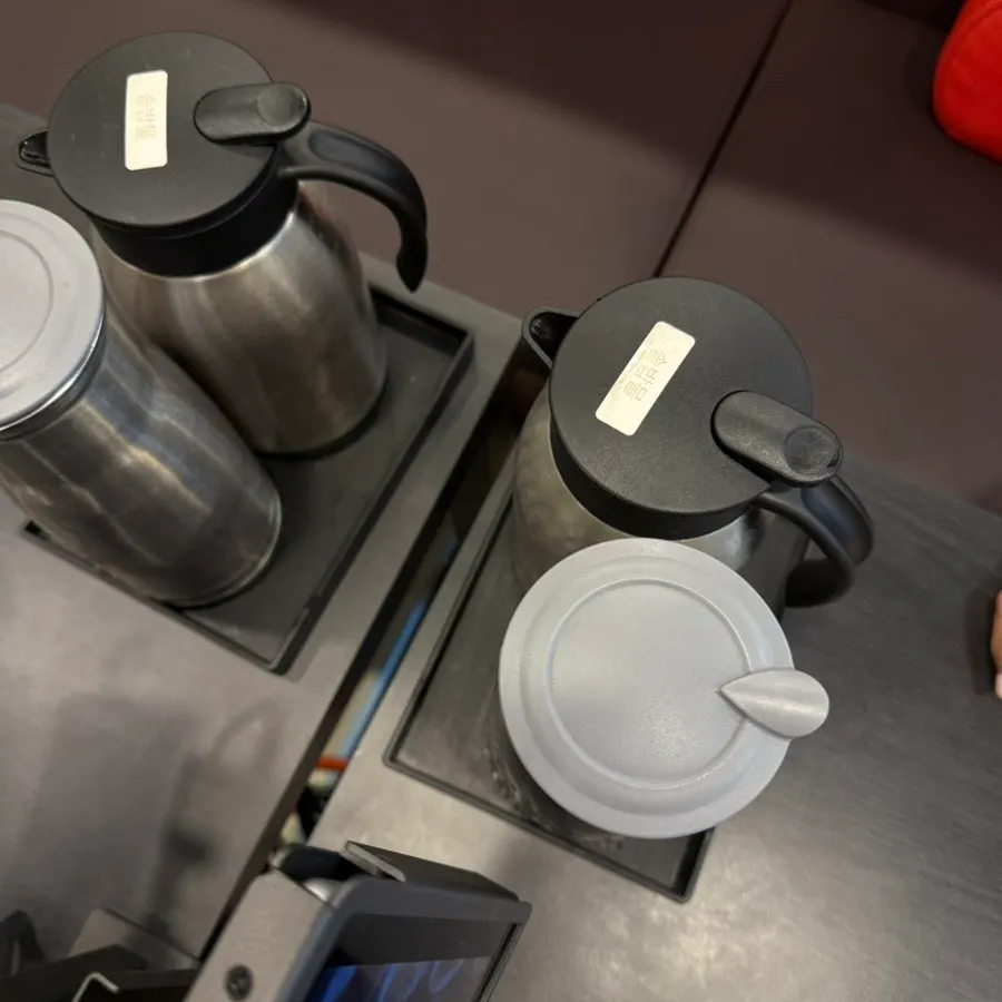 Water prepared at the table for pot rice tea