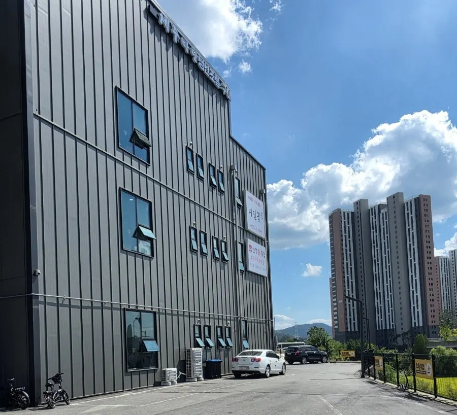 Jeju Badang's exterior on the 2nd floor of a building