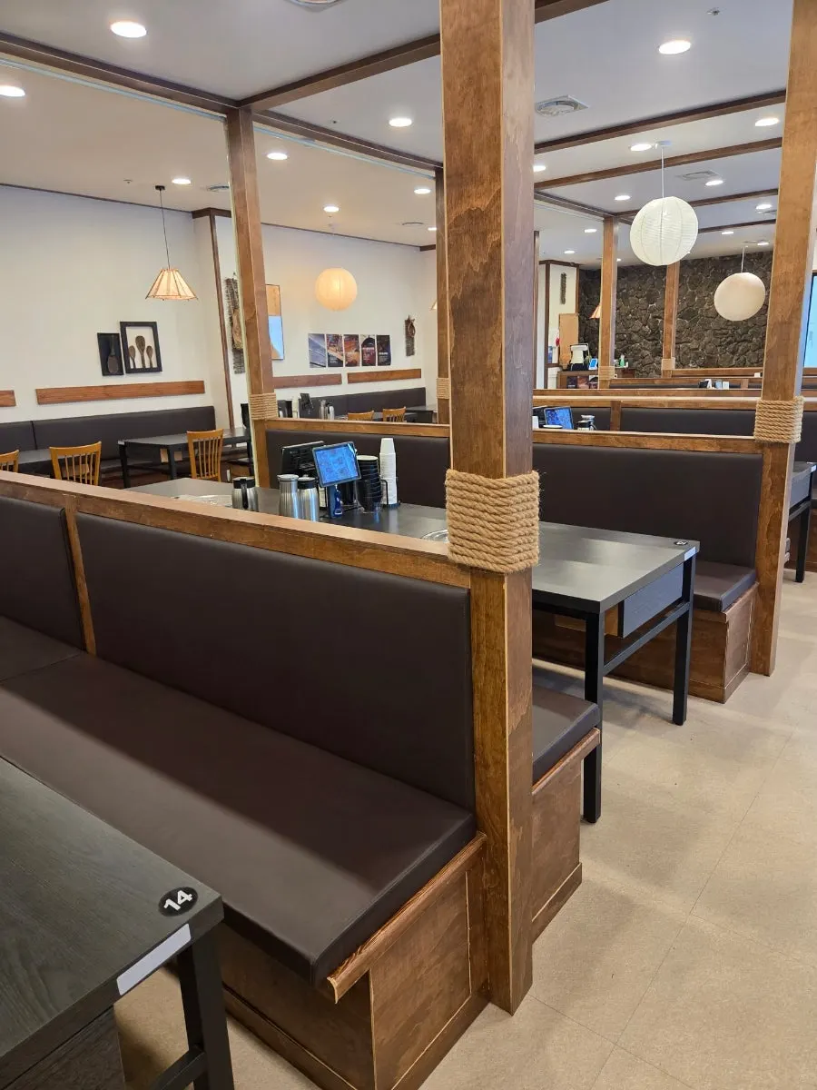 Overview of Jeju Badang's dining room seating