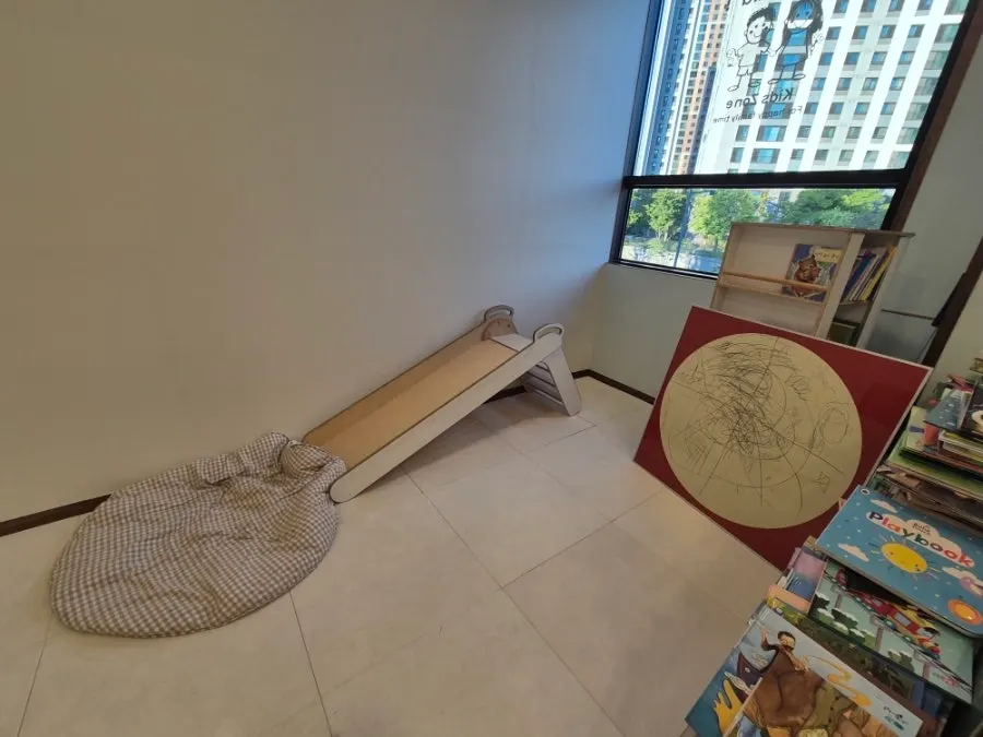 The kids' room at Jeju Badang where children can play