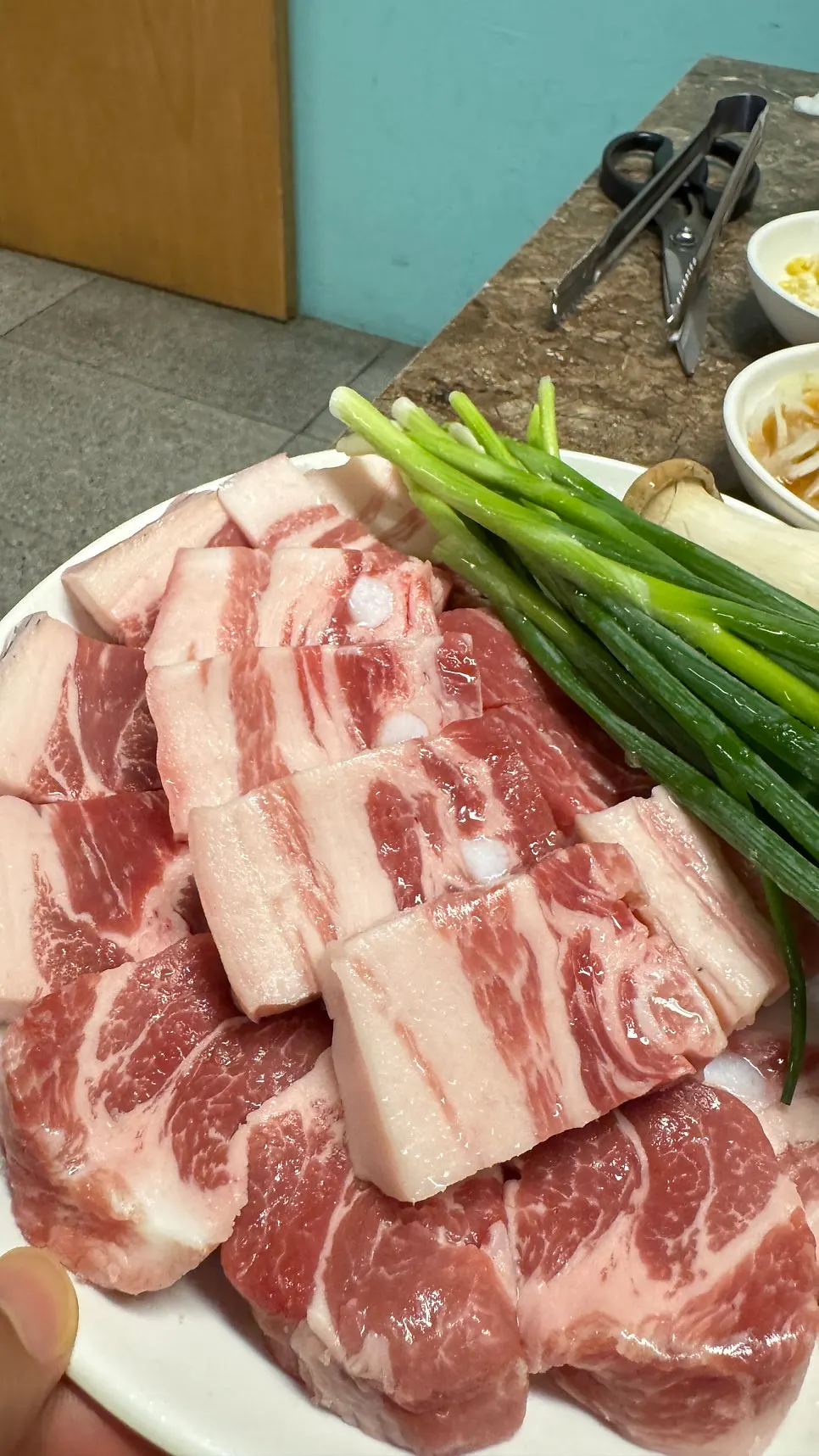 Wall notes on how to best enjoy black pork