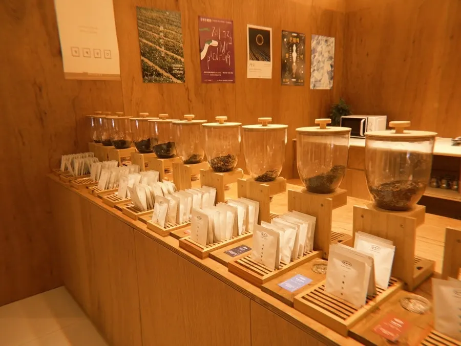 Various tea menu at Dobana