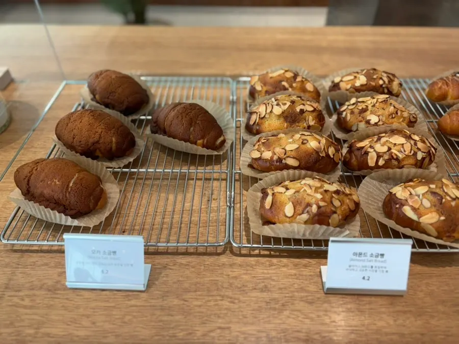 Salt bread varieties at the bakery café