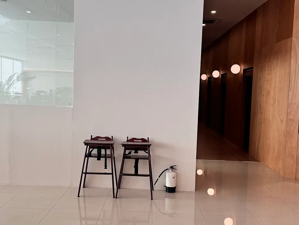 Large café seating for groups