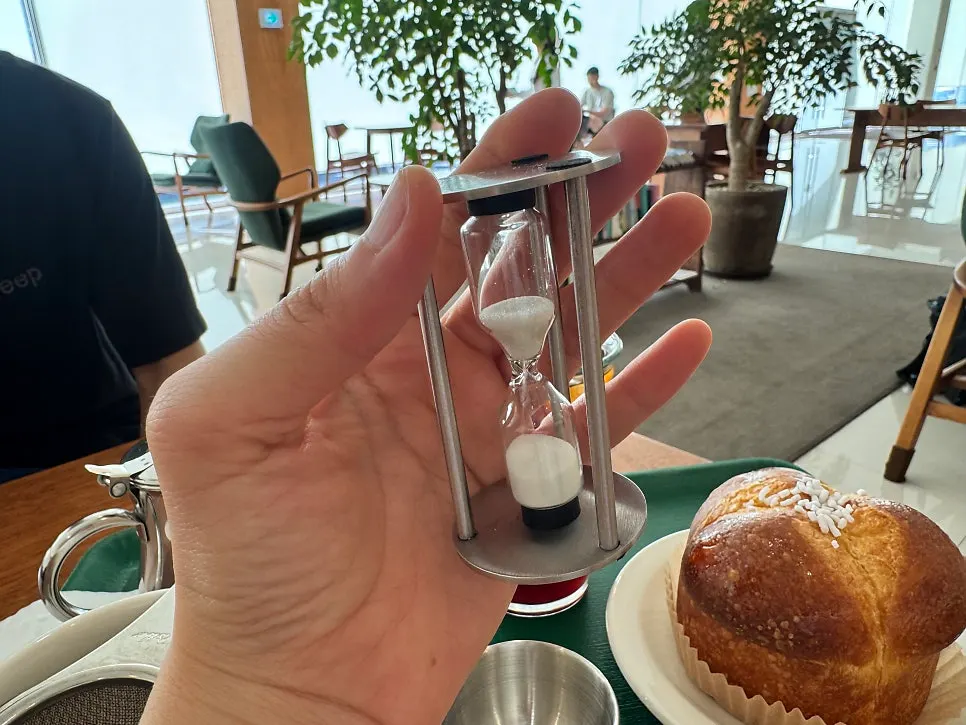A cup of gently aromatic Dalgurimja tea