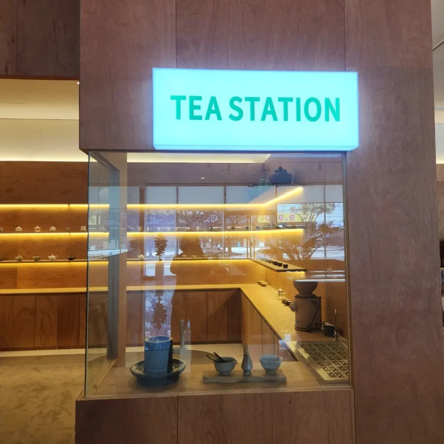 Teacups displayed at Dobana's tea station