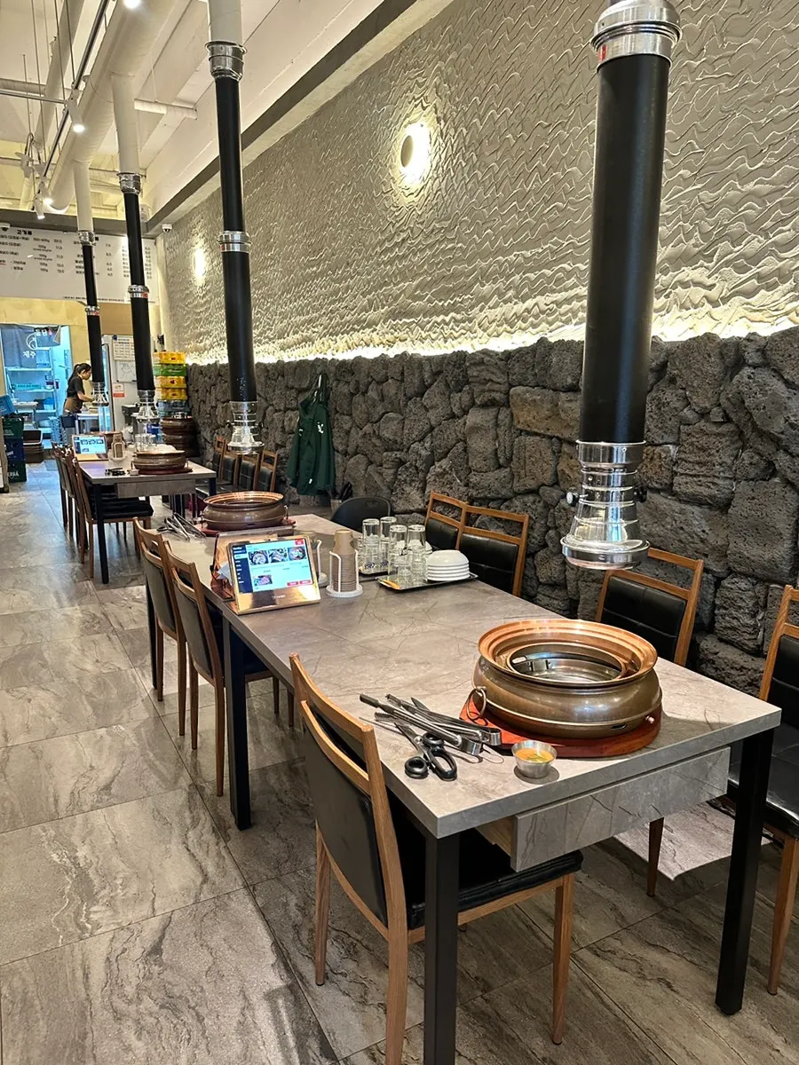 Interior decorated with stone-wall style design