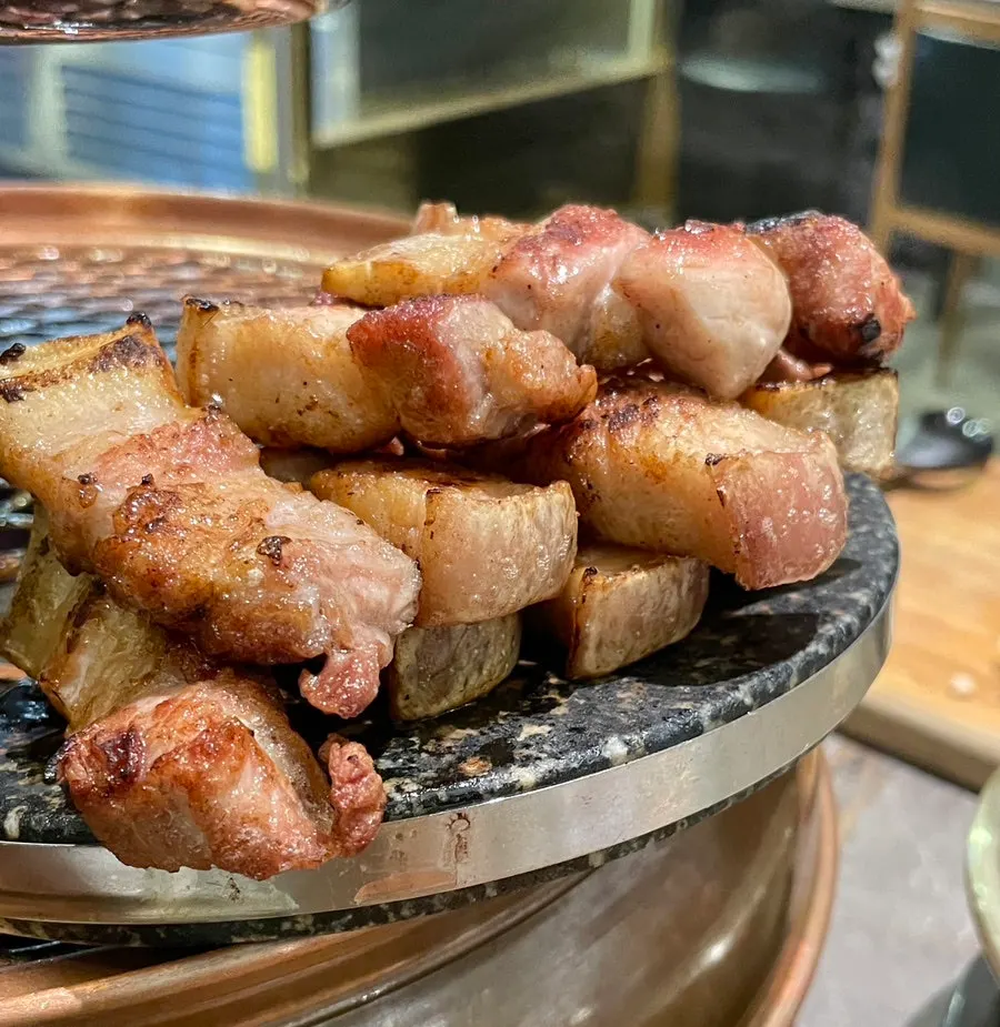 식사를 마친 제주돌담 상남동본점 테이블