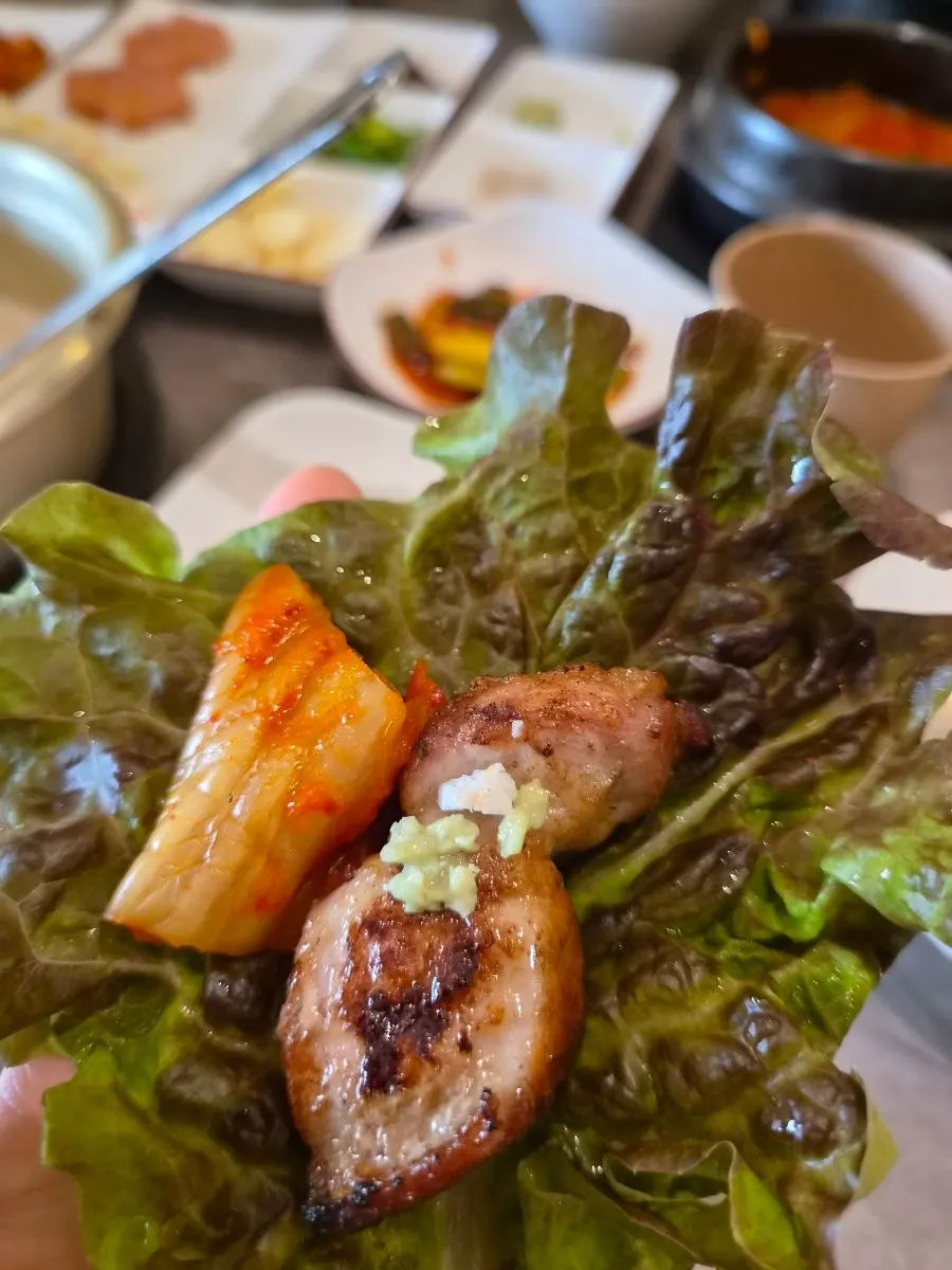 Golden-brown grilled black pork oegyeopsal