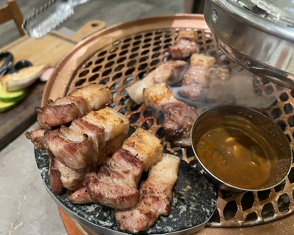 Grilled oegyeopsal with a smoky finish