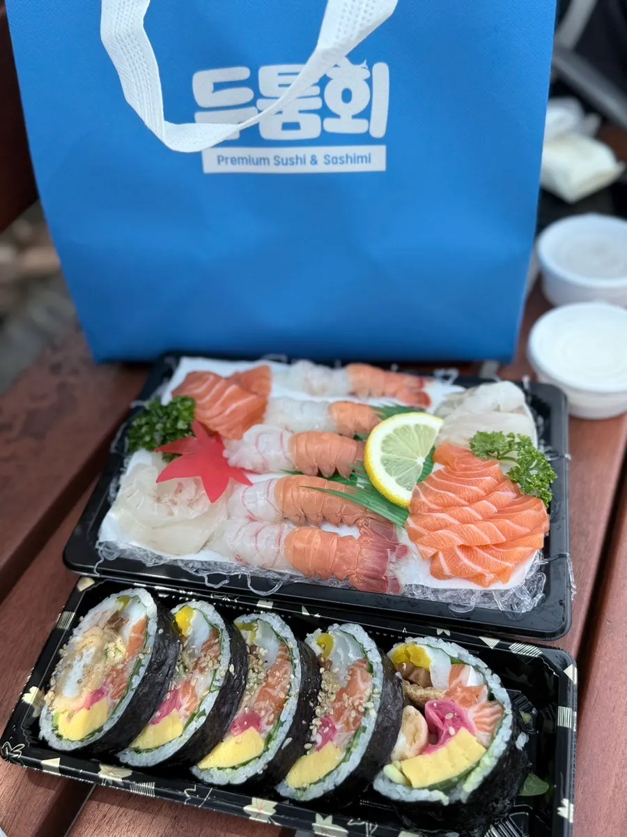 带回住宿的刺身包装照片
