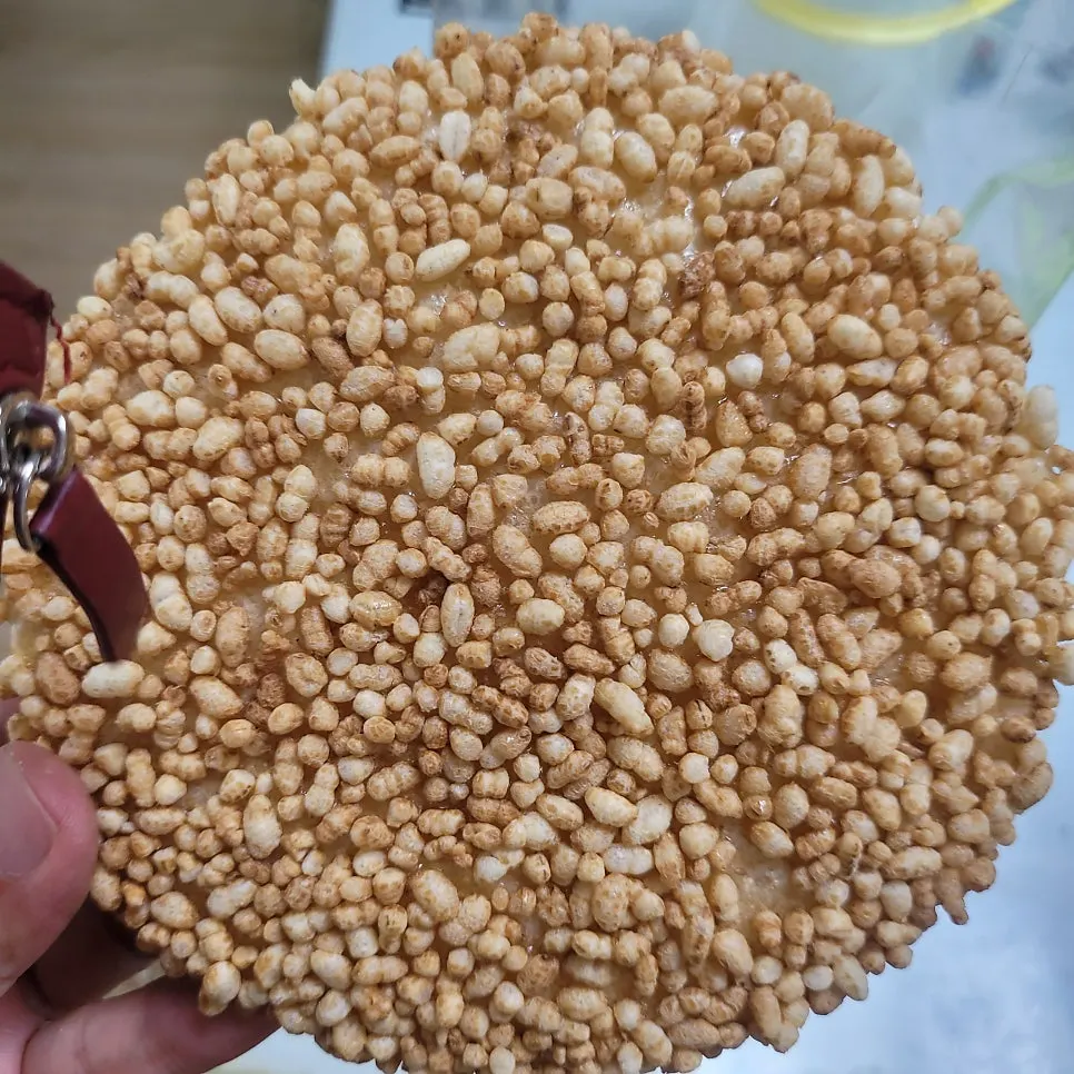 A bitten cross-section of baekmi-gwajul