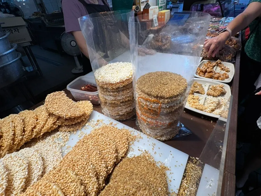 제주 동문시장 게이트 주변 풍경