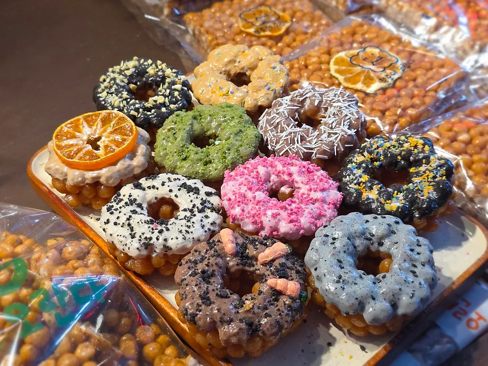 Donut oranda arranged by flavor