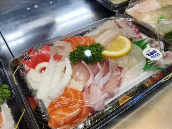 Packaged salmon sashimi product