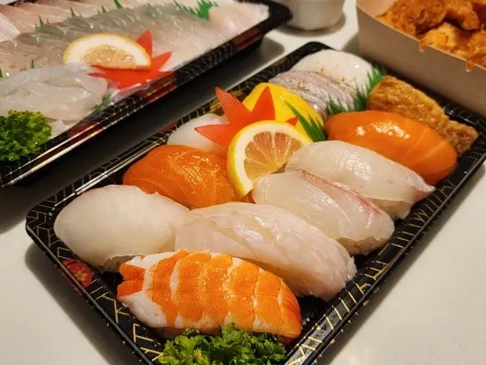 12-piece special sushi set