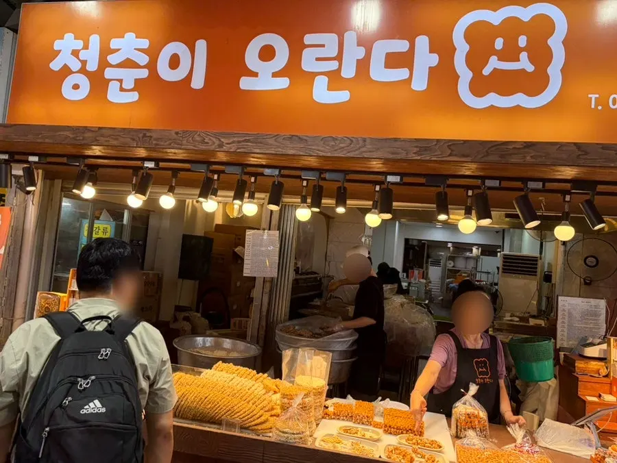 주차타워에서 동문시장으로 이어지는 통로
