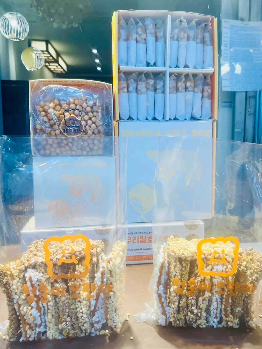 Packaged oranda products at the Cheongchuni Oranda shop