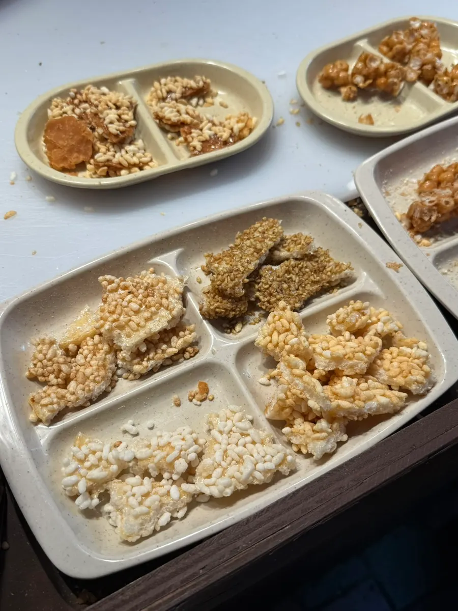 Price signage for yuzu, gamtae, garlic, and Udo peanut oranda