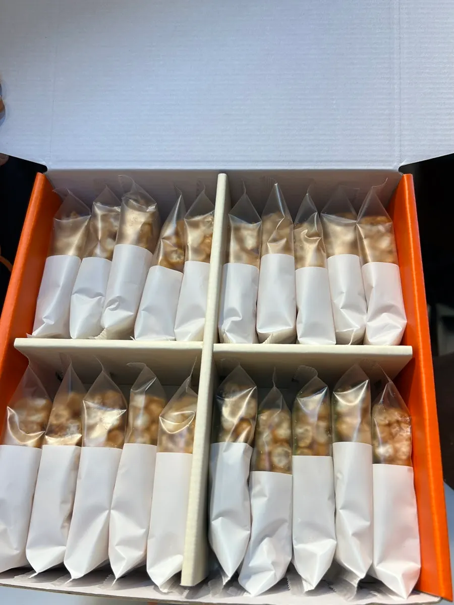 Opened box showing the 4-flavor oranda lineup