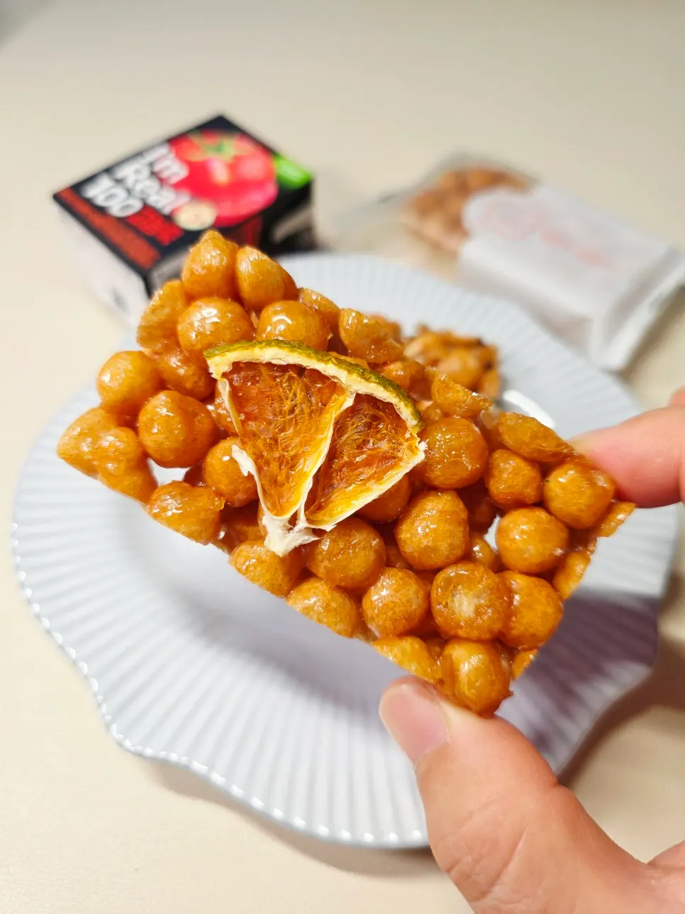 Yuzu oranda with a whole dried yuzu piece inside