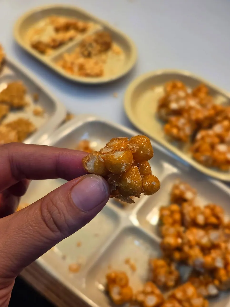 시식용으로 놓인 여러 맛 오란다