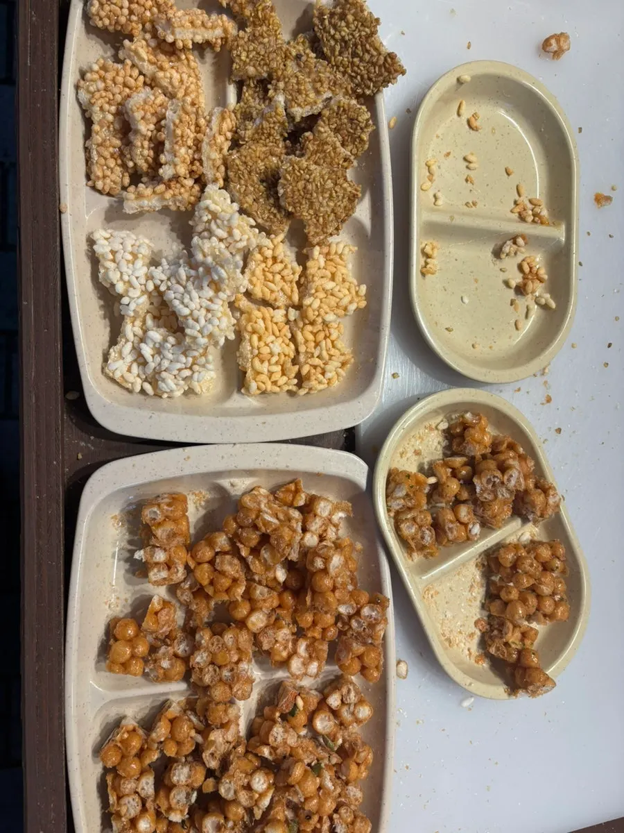 Sample corner for tasting sliced oranda in the shop