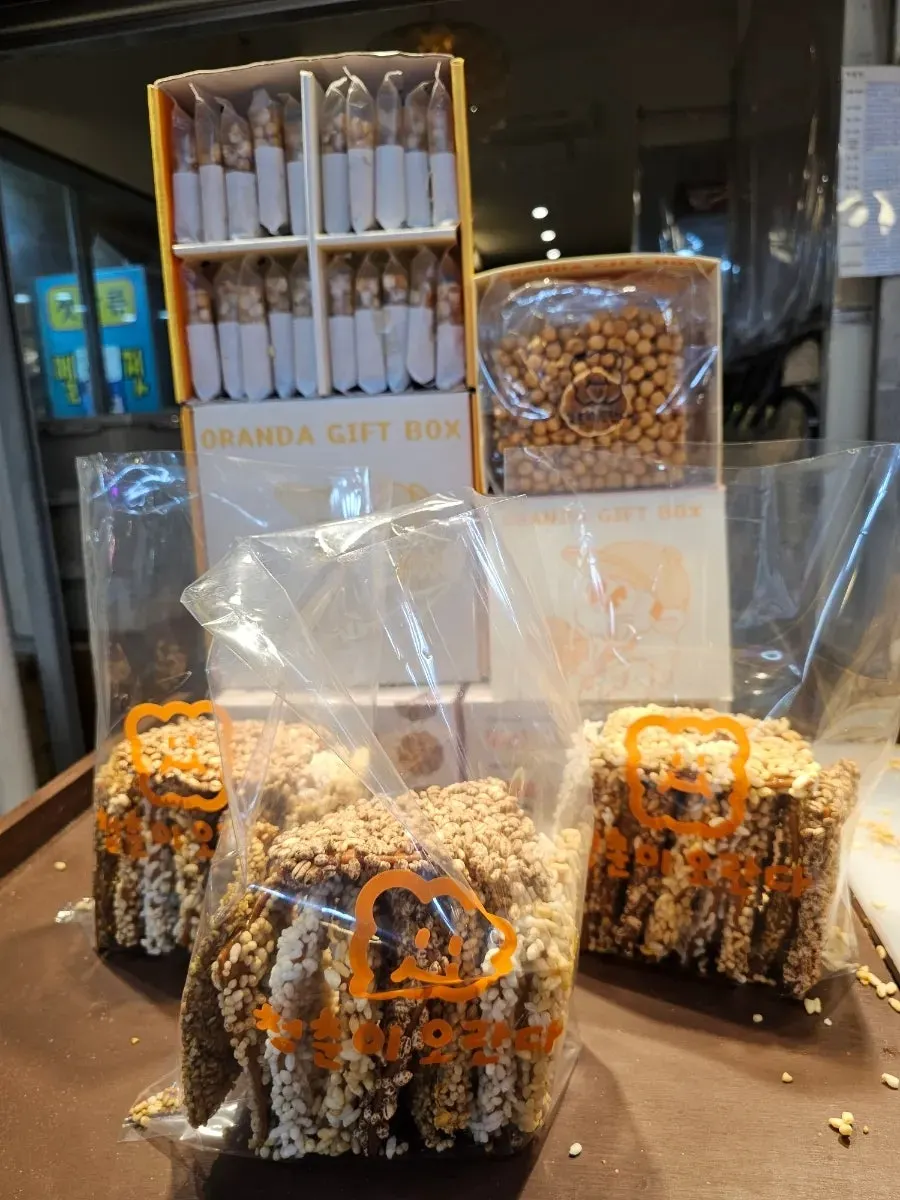 Oranda pieces set out for tasting at Cheongchuni Oranda