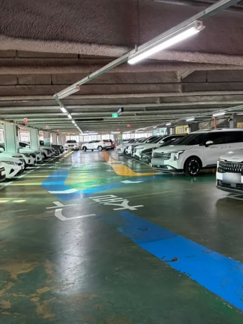 Mặt tiền Dutumhoe Dongmun Market Main Branch với biển hiệu xanh