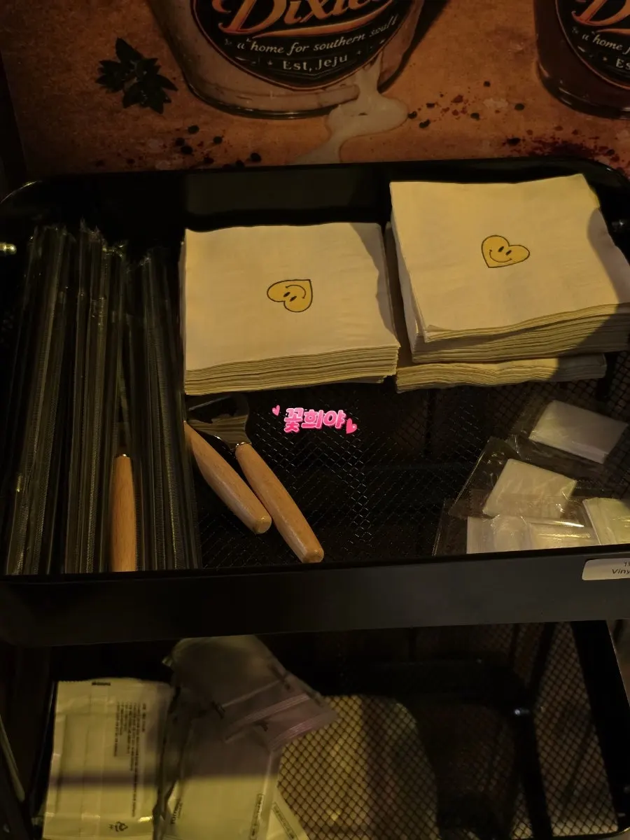 Post introducing Dixie's signature menu