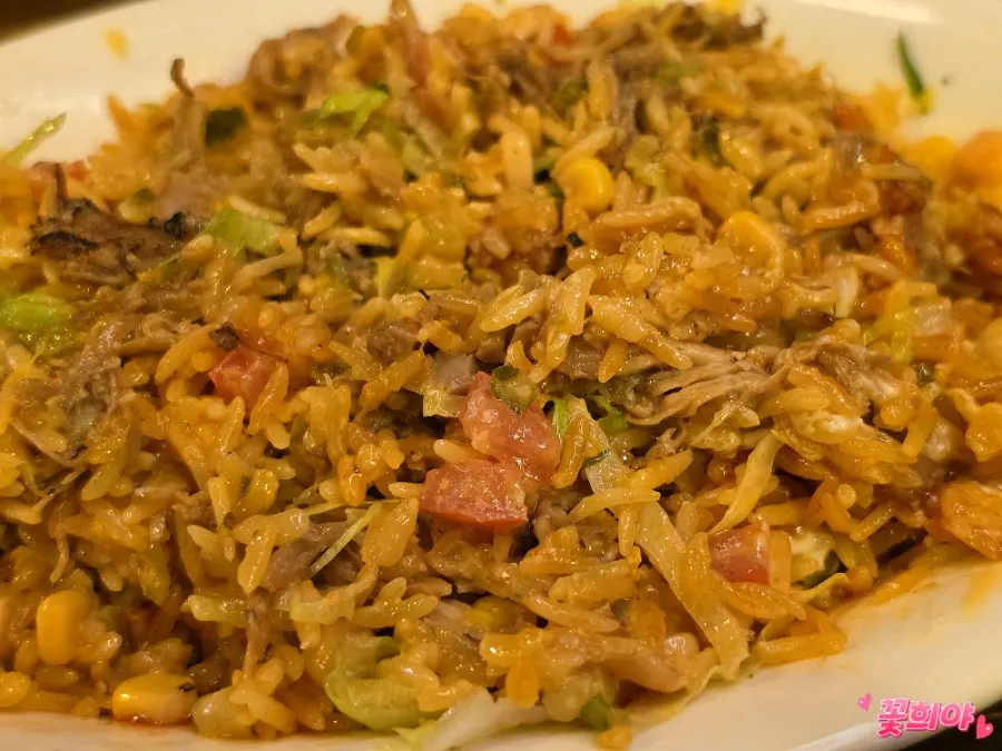 Mixing the rice bowl together