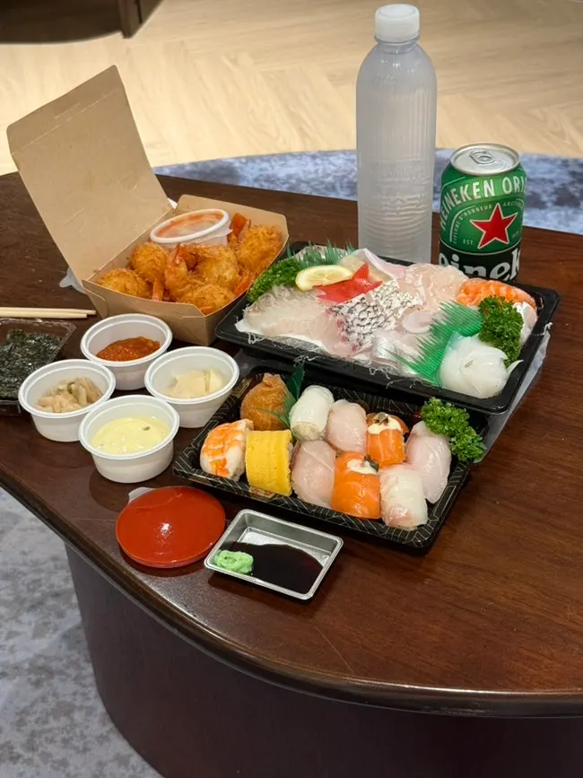 Dutum Signature sashimi takeaway assortment